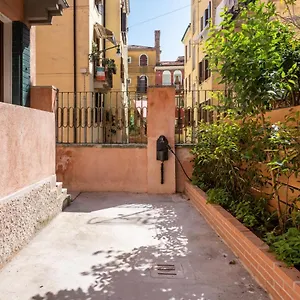 https://venice-boutique-venice.hotelslidodijesolo.com