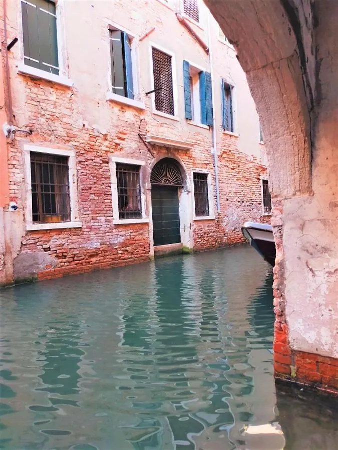 Apartment Le Pizzocchere Venice Italy